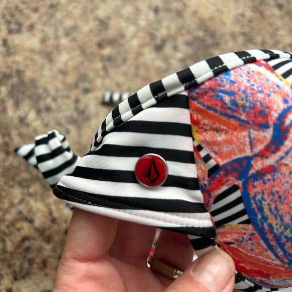 Volcom Bikini, Push-Up, Size S/M NWOT - Picture 3 of 3